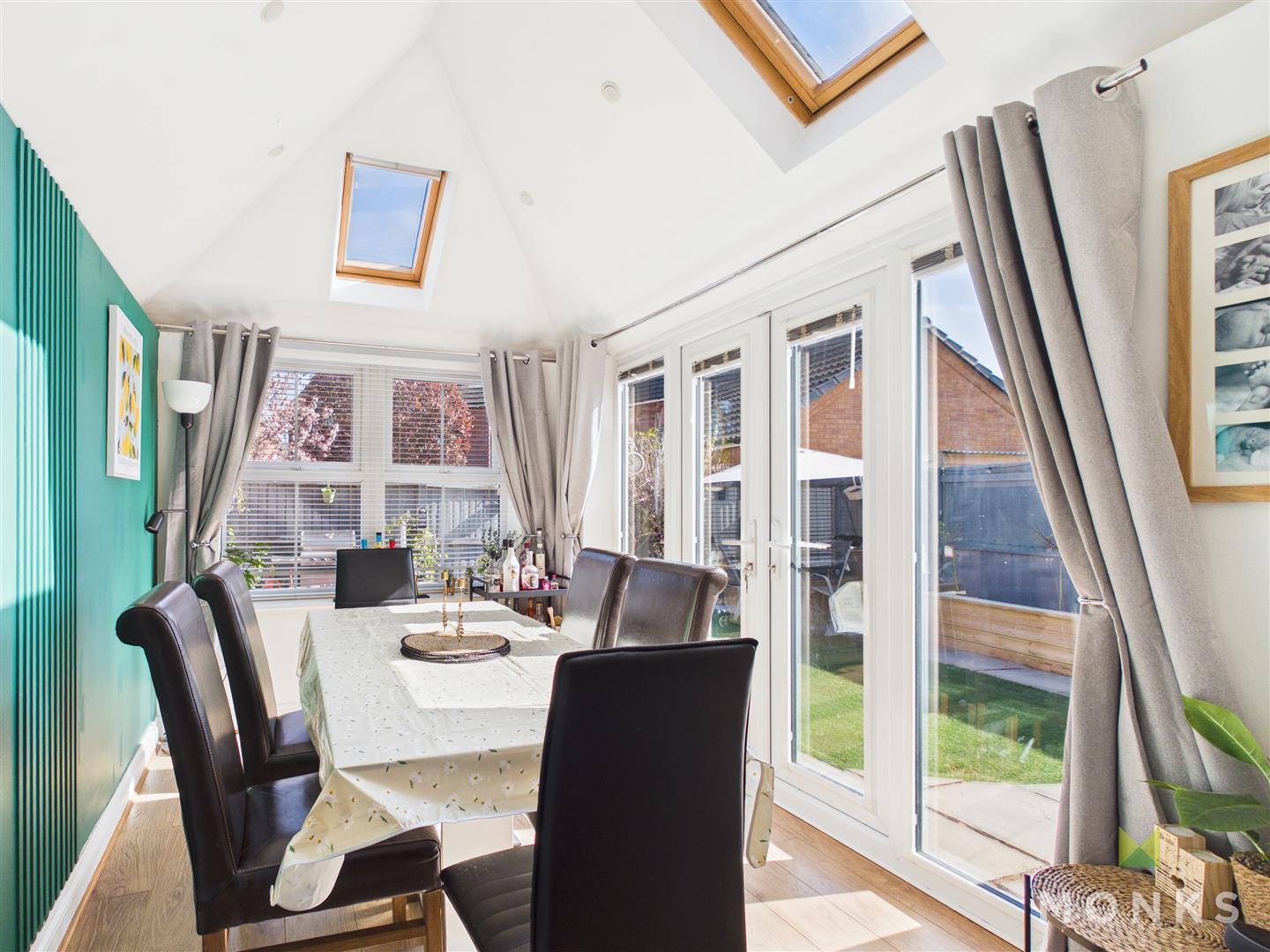 5 Lawford Gardens, Oswestry, SY11 3GX For Sale